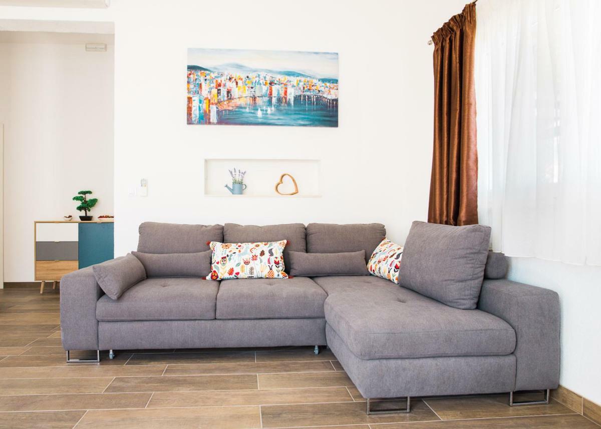 Apartments Cambio Kaštela Екстериор снимка