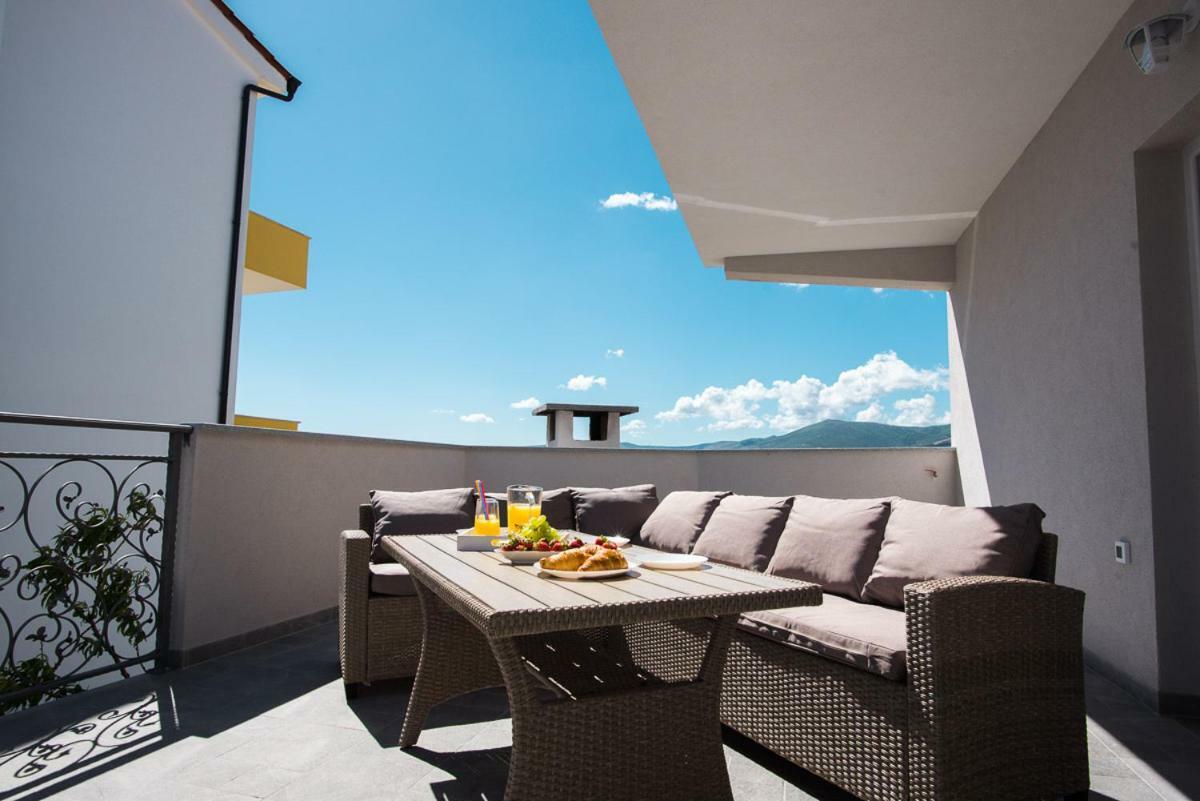 Apartments Cambio Kaštela Екстериор снимка