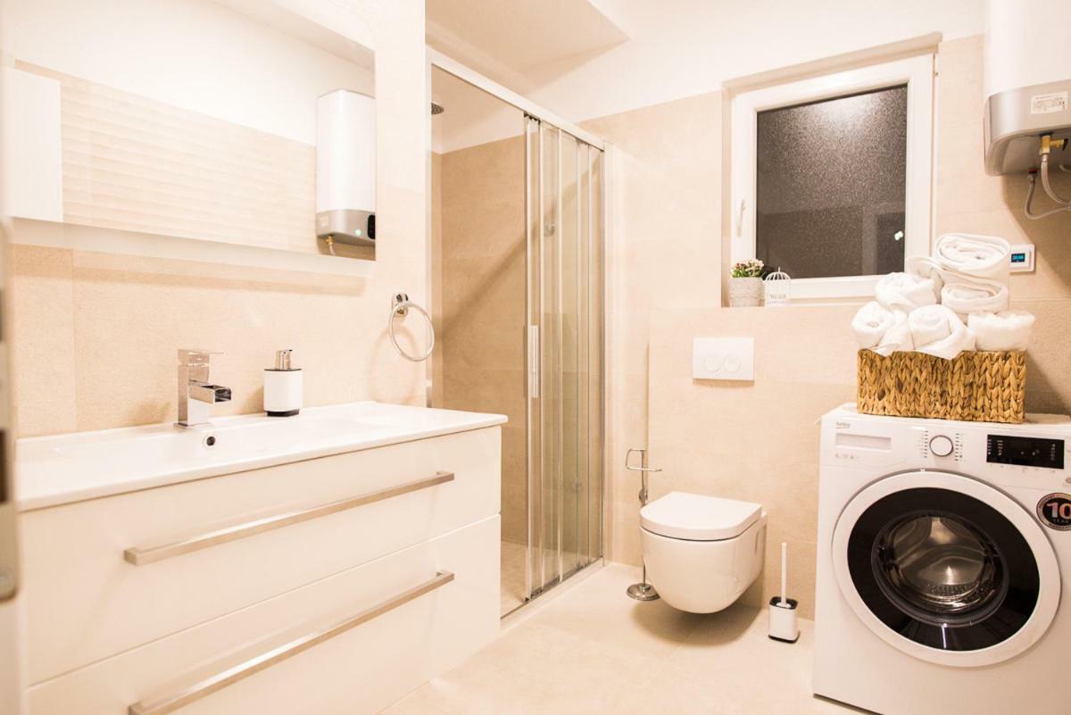 Apartments Cambio Kaštela Екстериор снимка