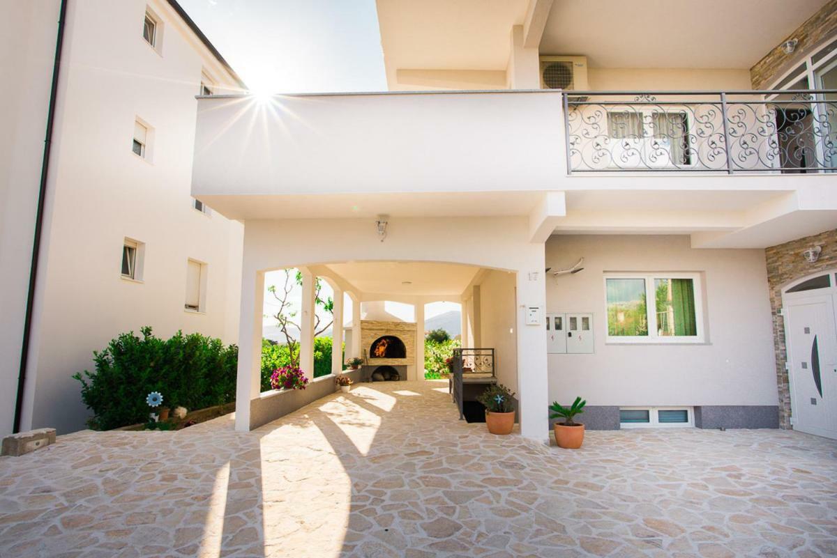 Apartments Cambio Kaštela Екстериор снимка