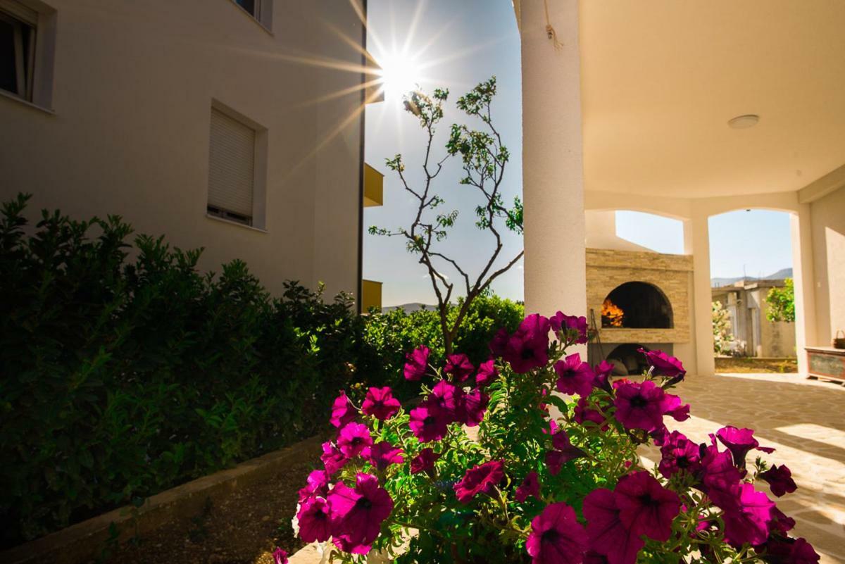 Apartments Cambio Kaštela Екстериор снимка